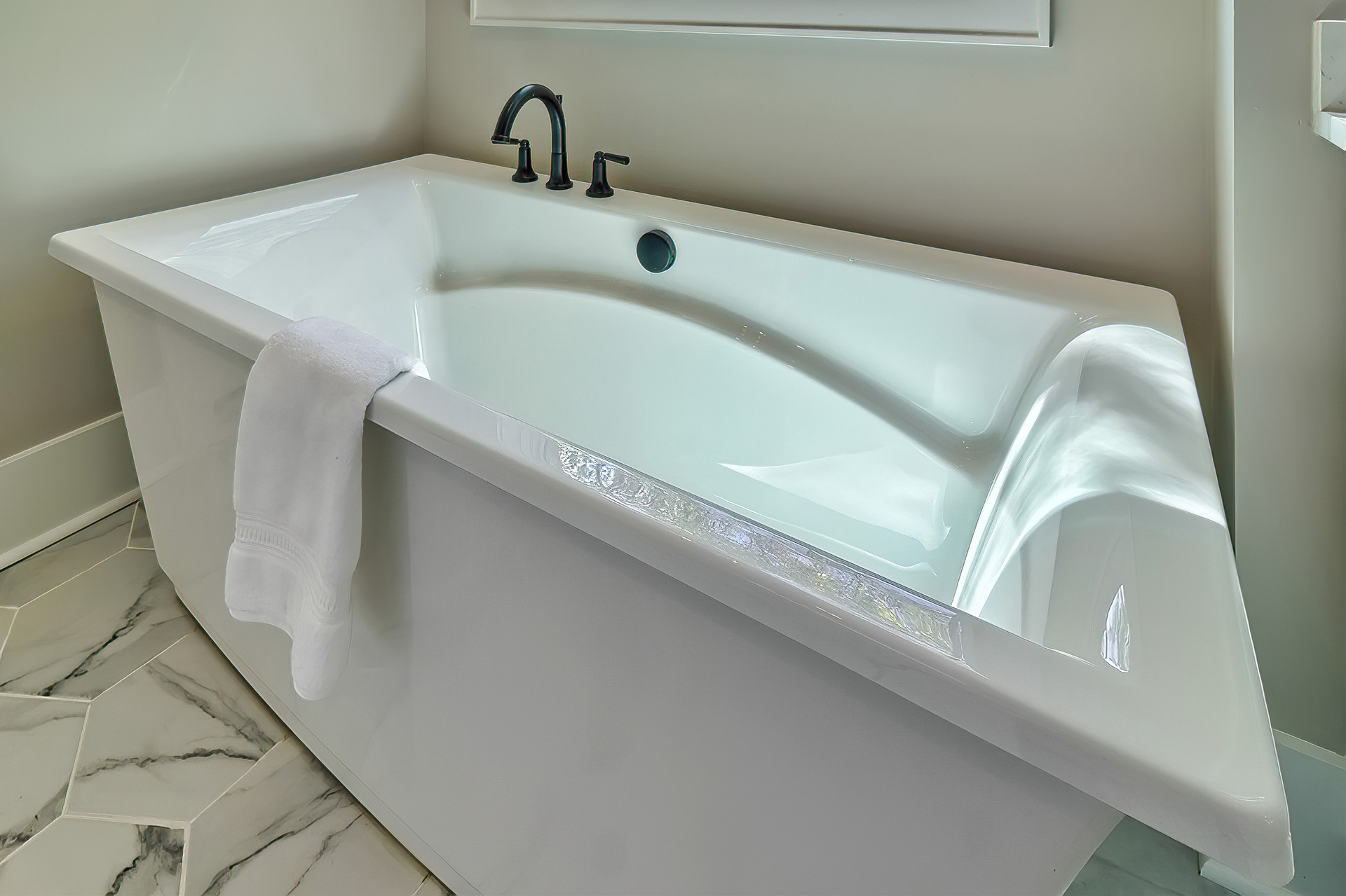 Leading Edge Homes  |  WhiteWater Landing on Lake Murray, Chapin, SC